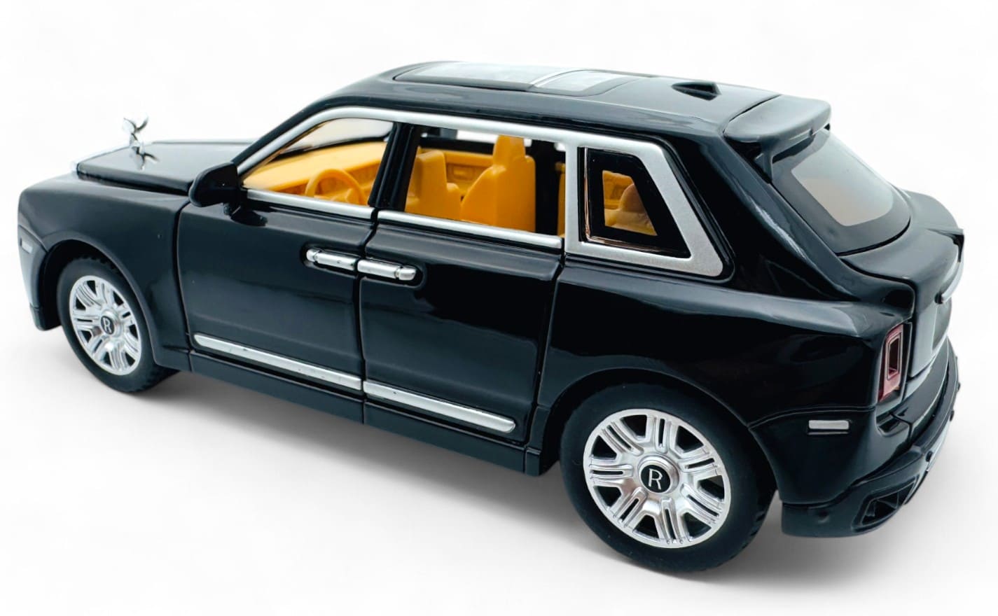 Rolls Royce Cullinan 1:24  diecast scale model car collectible | Assorted Colors