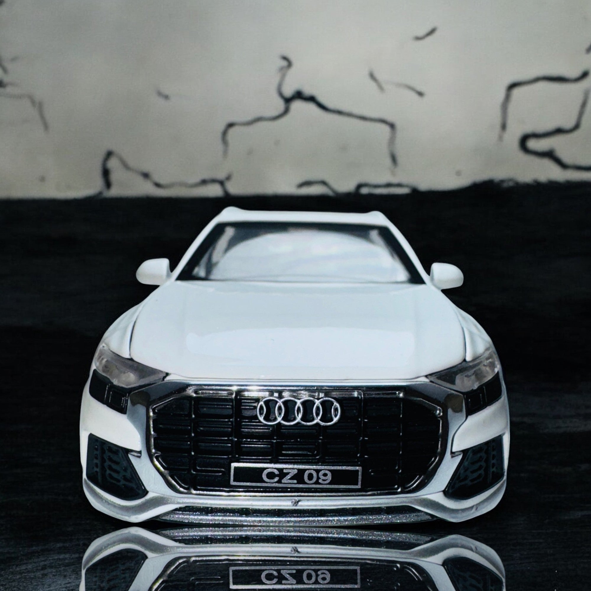 Audi Q8 1:24 diecast scale model car collectible | Assorted Colors
