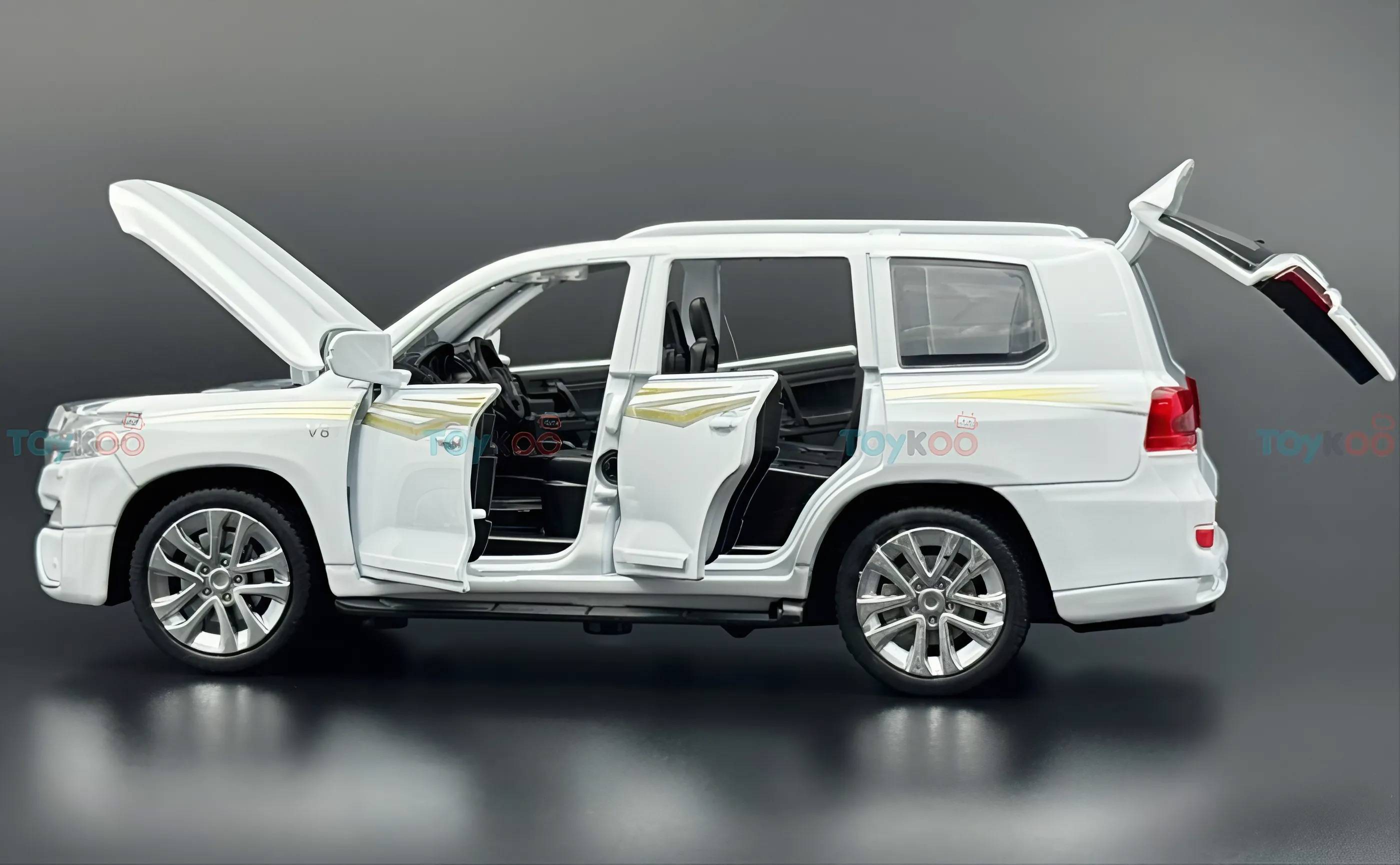 Toyota Land Cruiser LC200 1:24  diecast Scale Model | Assorted Colors