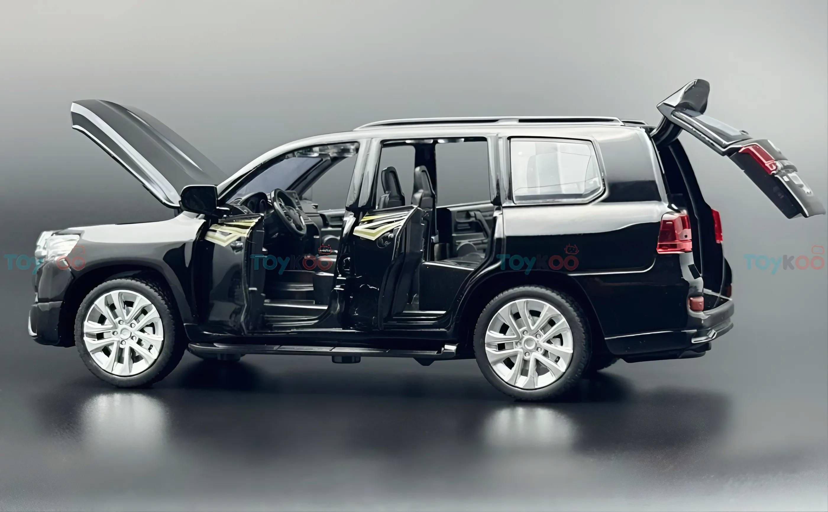 Toyota Land Cruiser LC200 1:24  diecast Scale Model | Assorted Colors