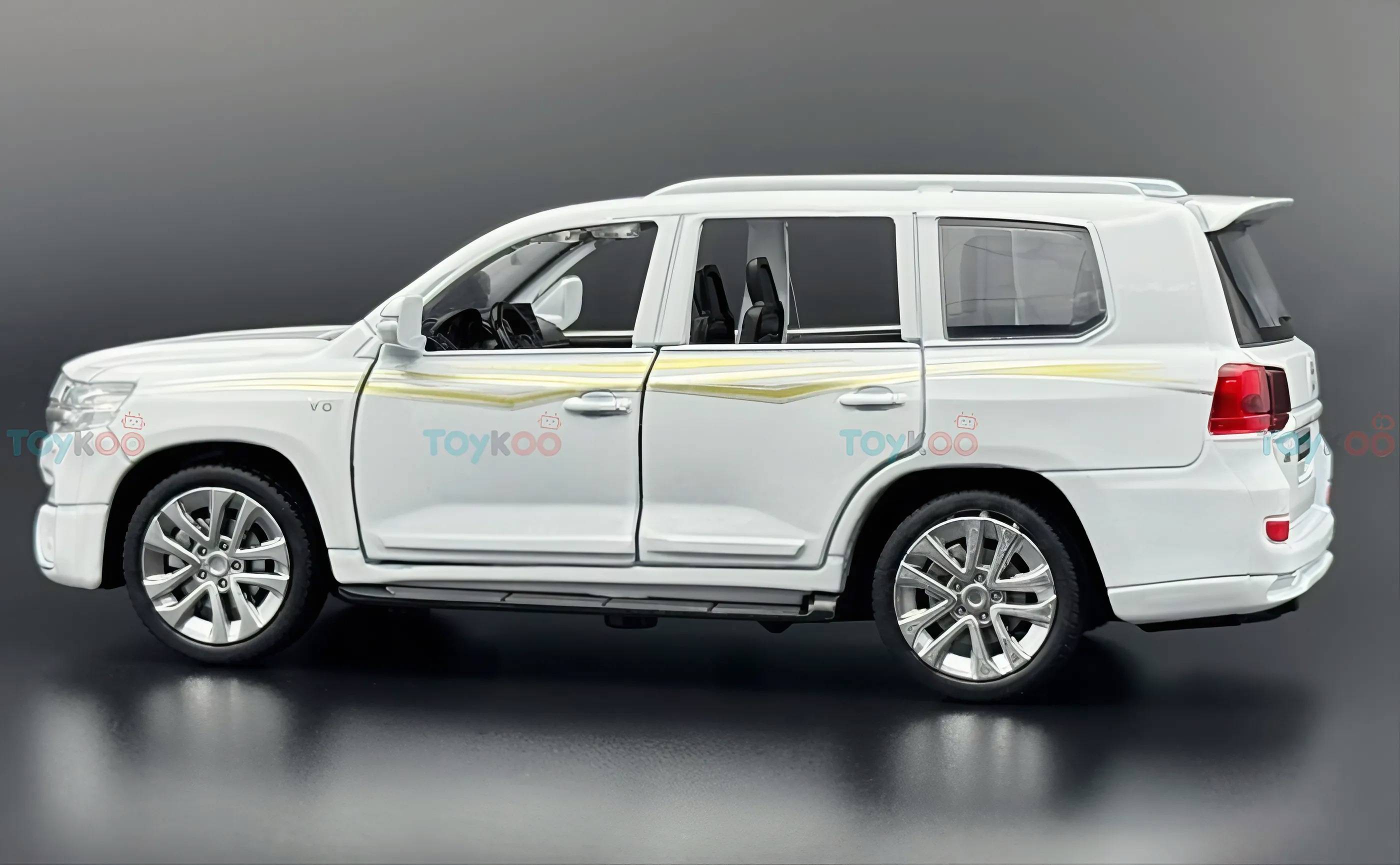 Toyota Land Cruiser LC200 1:24  diecast Scale Model | Assorted Colors